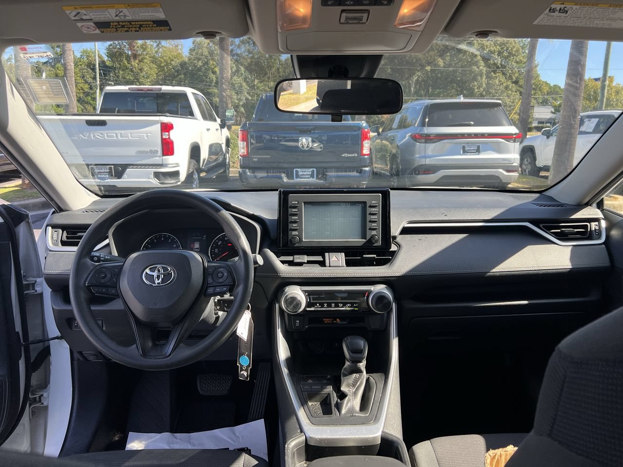 Used 2019 Toyota RAV4 LE FWD image 31