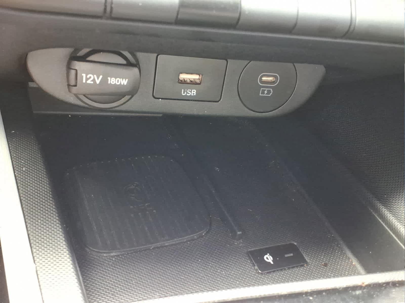 Used 2025 Hyundai Elantra Limited FWD image 21