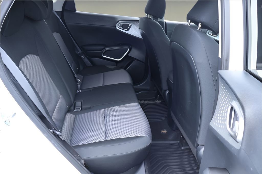 Used 2022 Kia Soul LX image 17