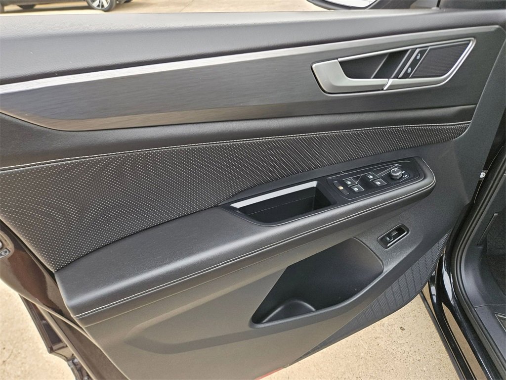 Used 2025 Volkswagen Atlas Cross Sport SE image 13