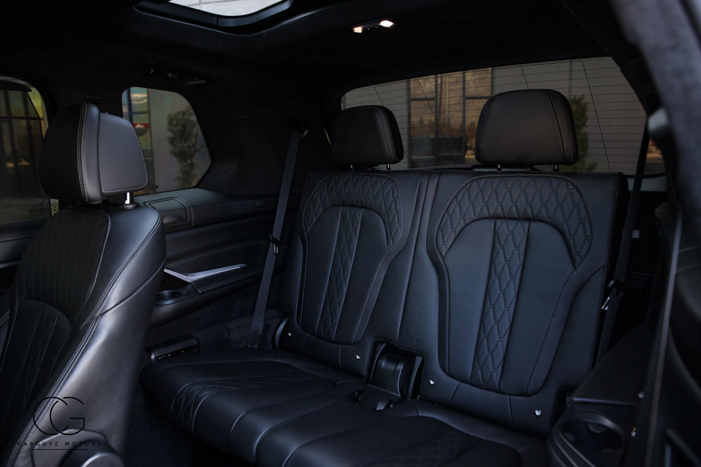 Used 2020 BMW X7 M50i w/ Dynamic Handling Package image 34