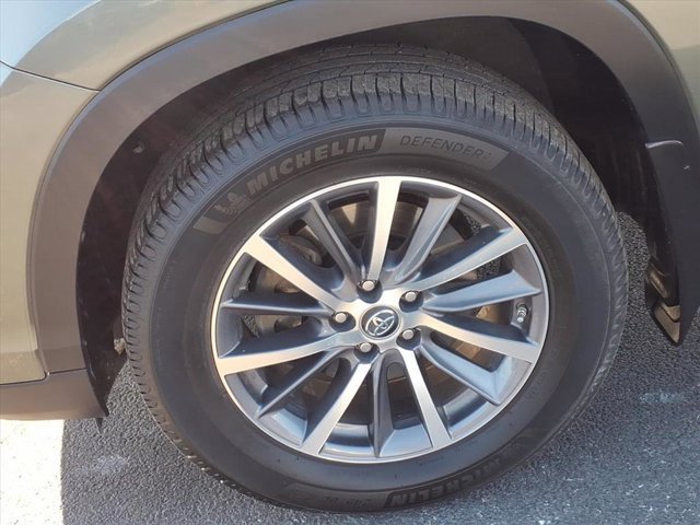 Used 2018 Toyota Highlander XLE image 33