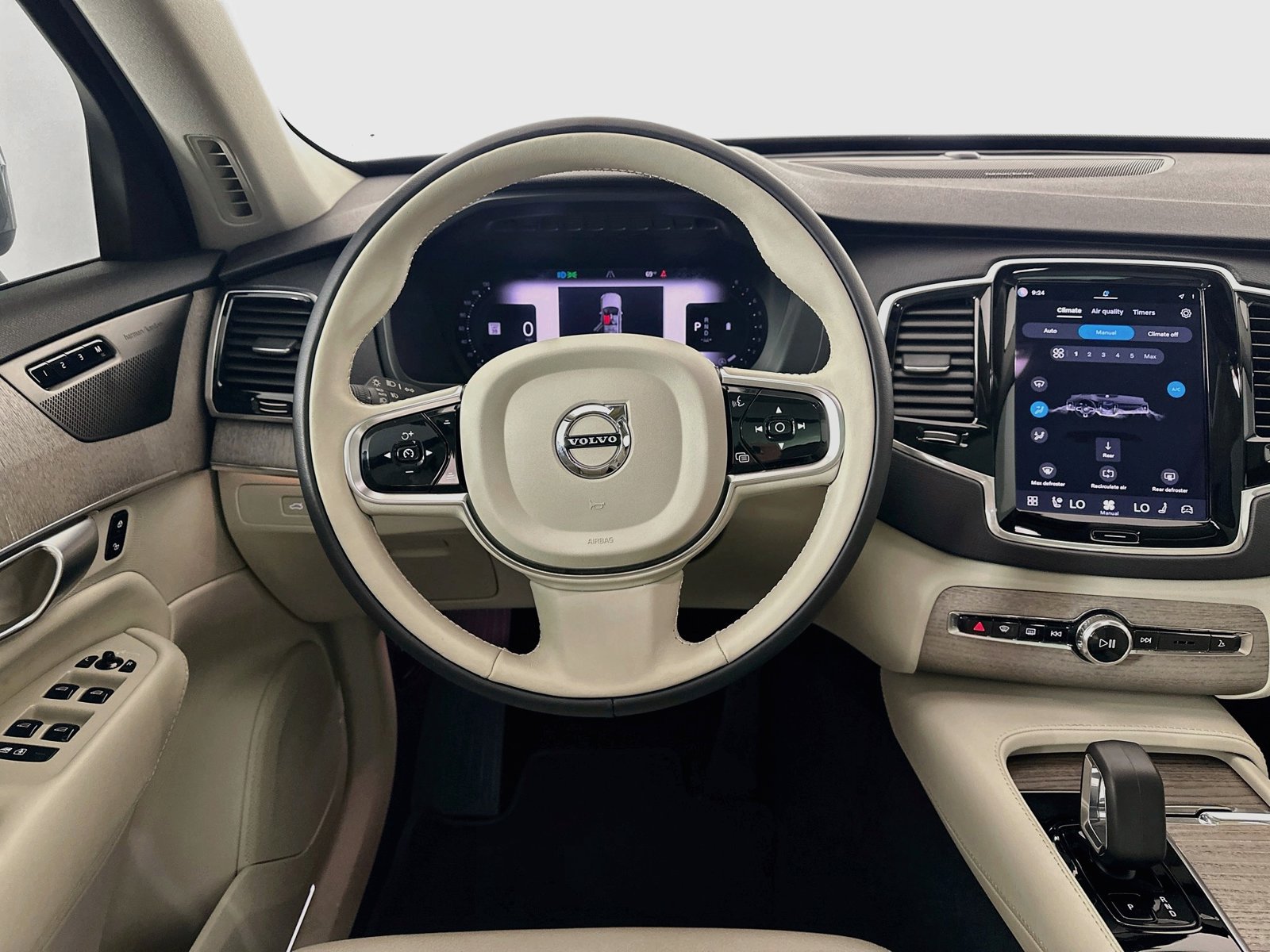 Certified 2024 Volvo XC90 B6 Plus AWD/4WD image 15