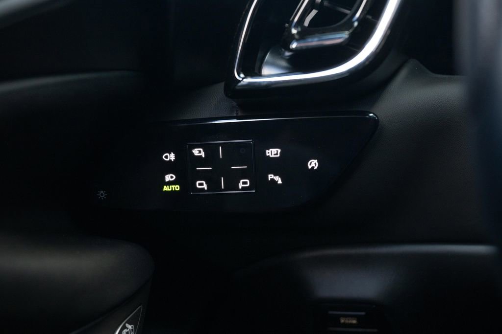 Used 2022 Ferrari Roma RWD image 34
