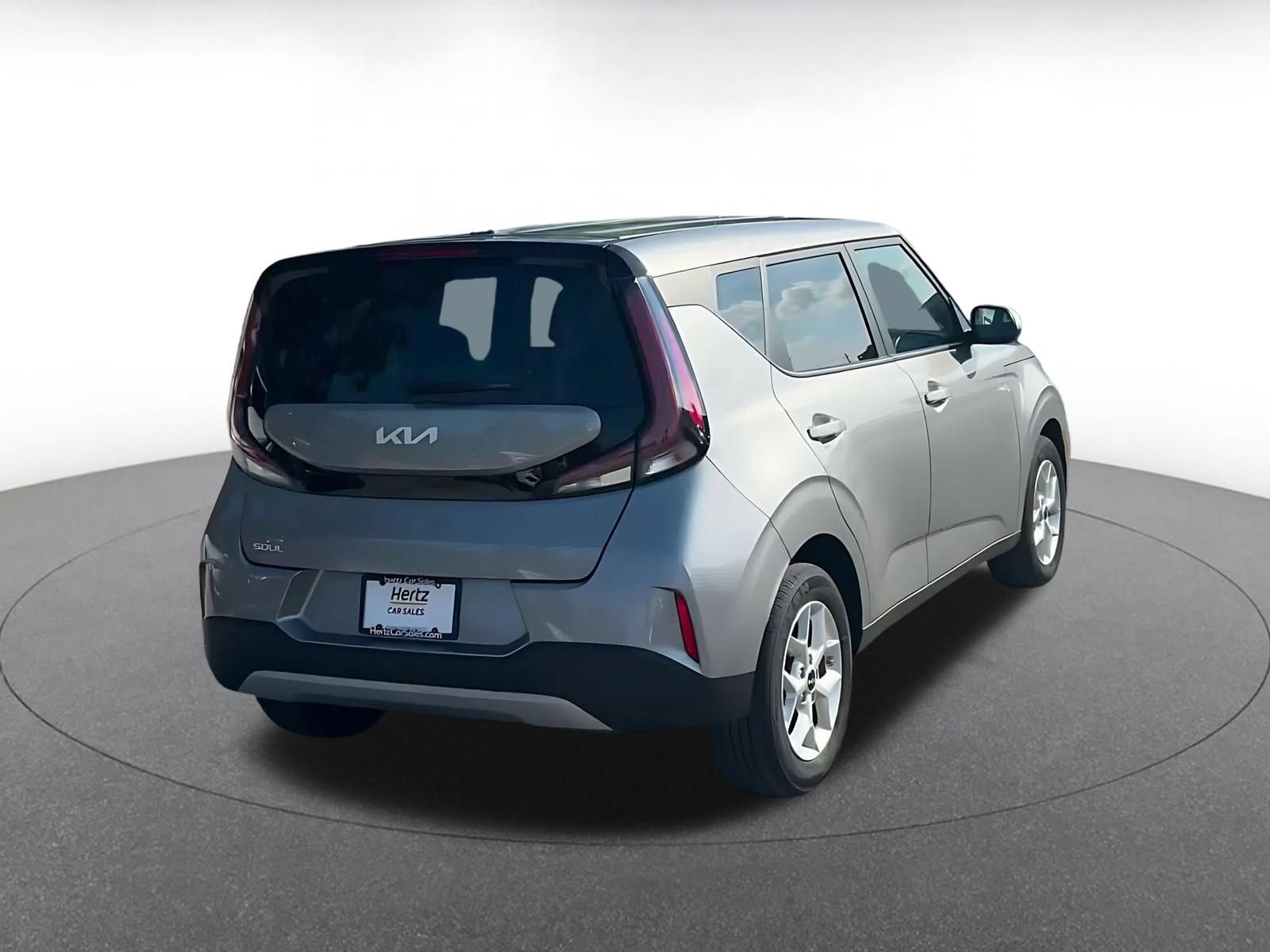 Used 2025 Kia Soul LX w/ LX Technology Package FWD image 11