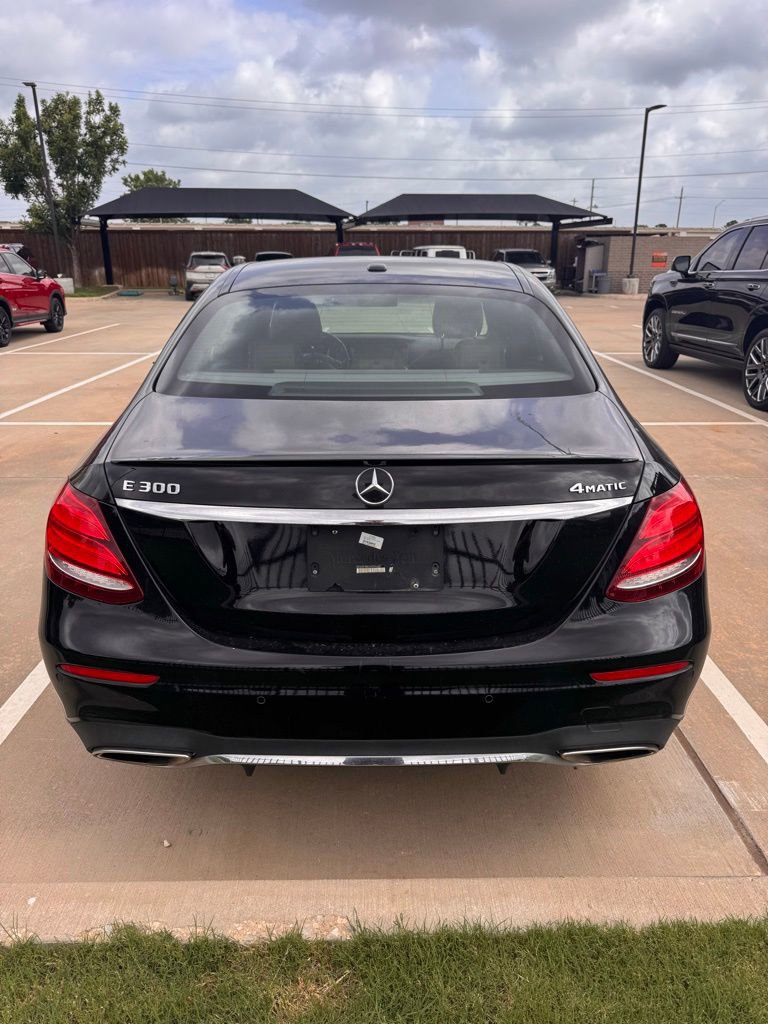 Used 2017 Mercedes-Benz E 300 4MATIC image 7