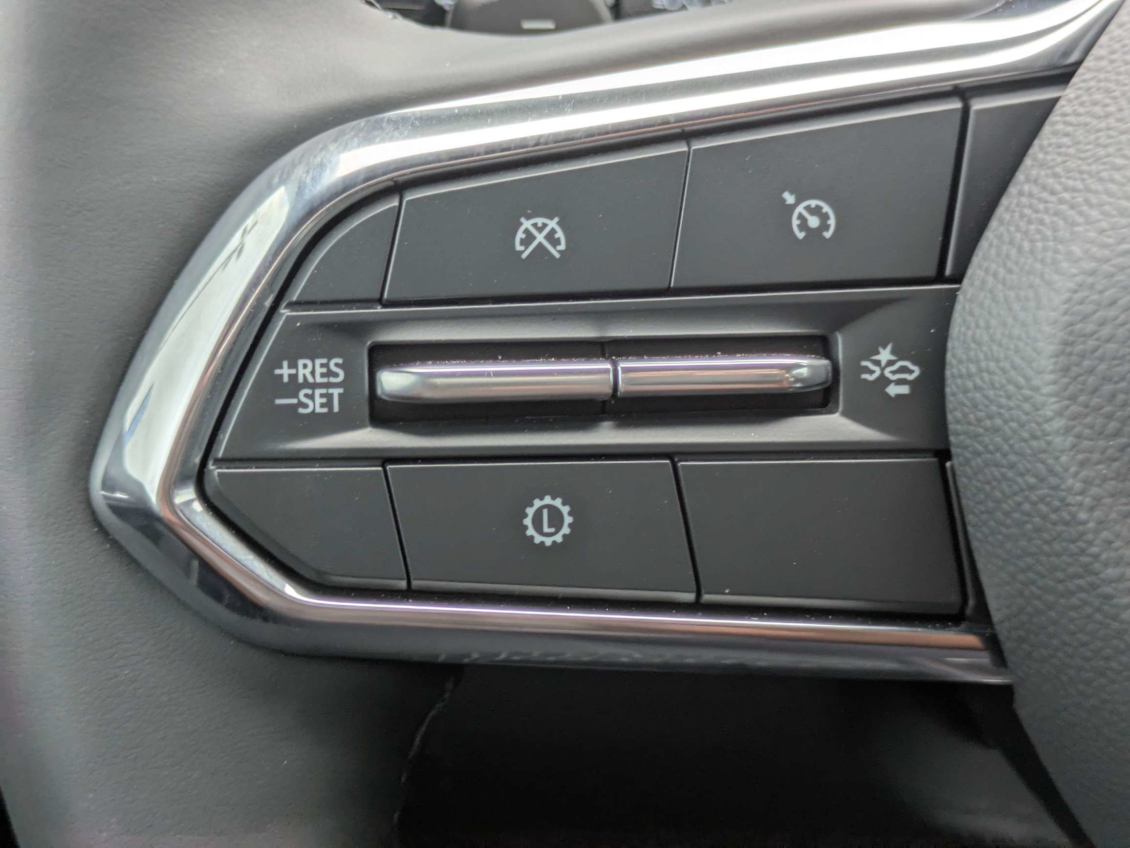 New 2027 Chevrolet Equinox LT FWD image 16