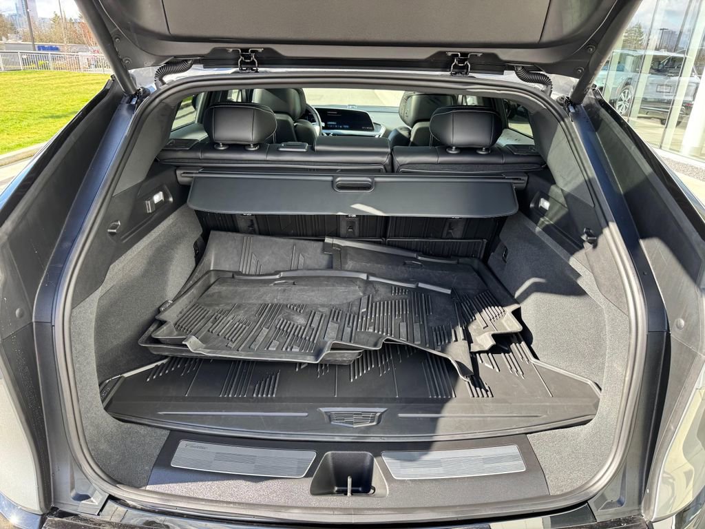 Used 2025 Cadillac Lyriq Sport image 14