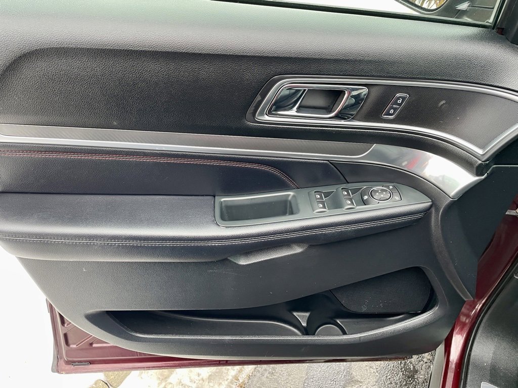 Used 2018 Ford Explorer Sport w/ Ford Safe & Smart Package image 26