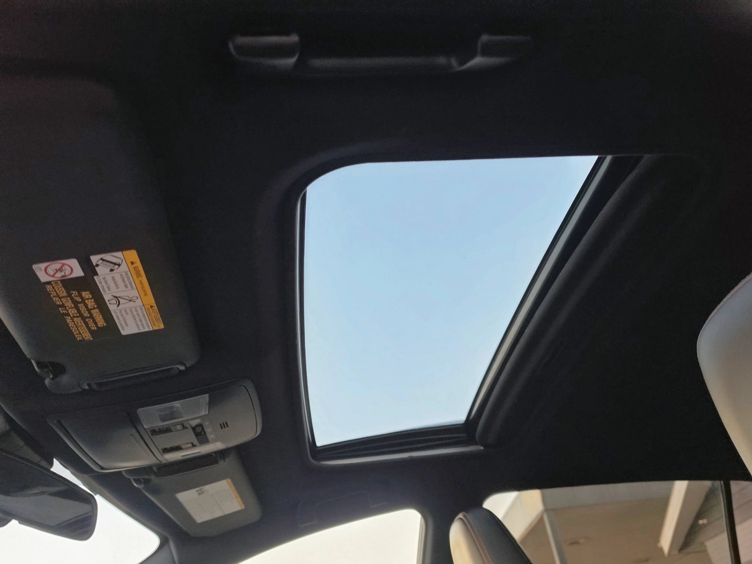 Used 2018 Toyota RAV4 SE FWD image 13