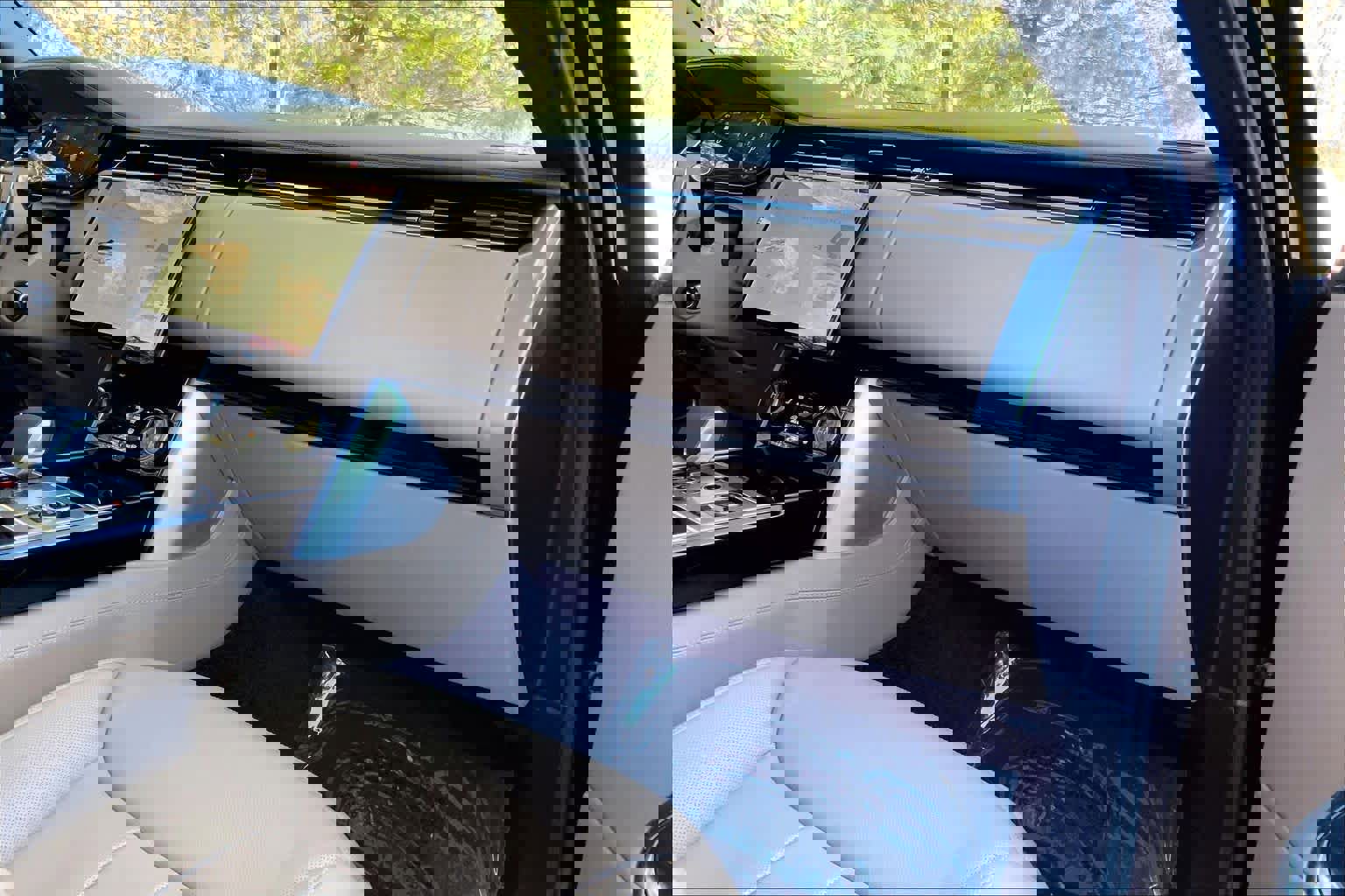 Used 2023 Land Rover Range Rover Autobiography image 18