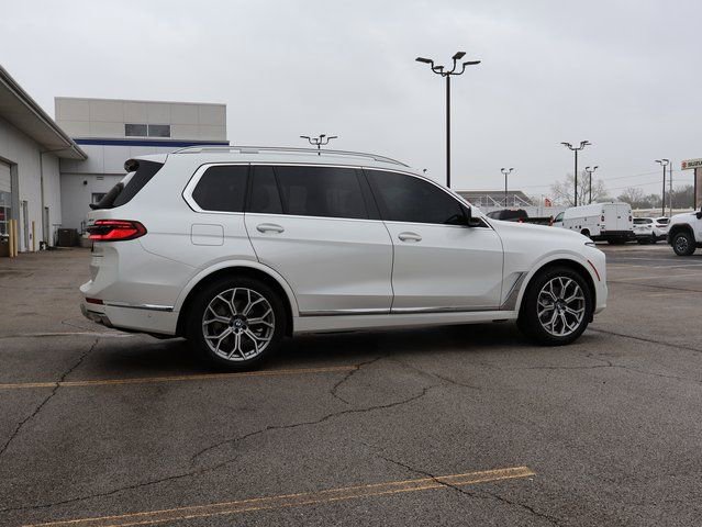 Used 2024 BMW X7 xDrive40i w/ Climate Comfort Package image 8