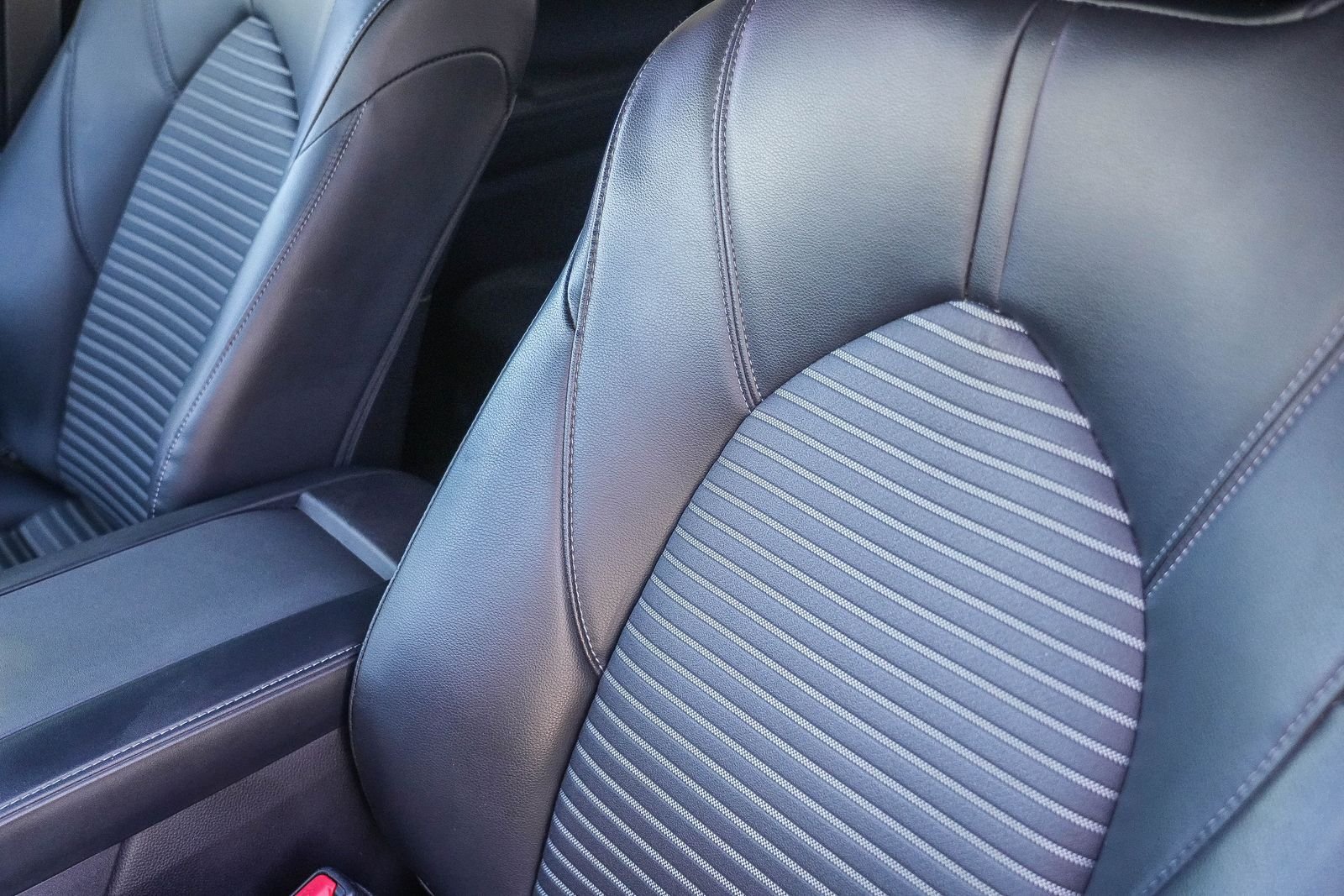 Used 2022 Toyota Highlander XSE FWD image 26