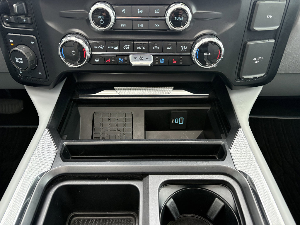 Used 2024 Ford F350 Limited w/ FX4 Off-Road Package image 29