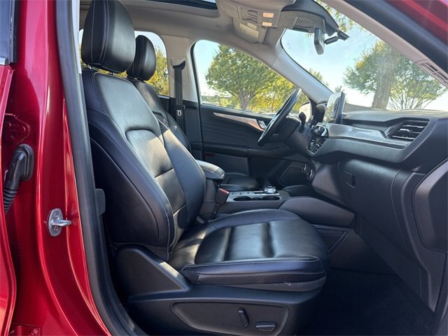 Used 2022 Ford Escape Titanium image 30