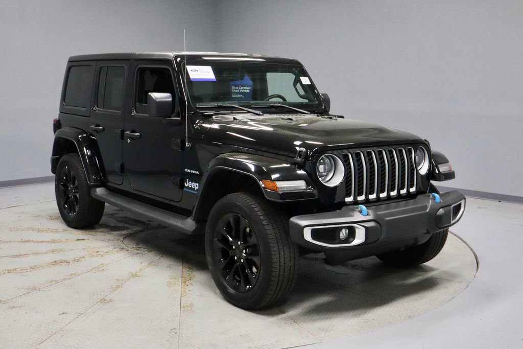 Used 2023 Jeep Wrangler Unlimited Sahara w/ Cold Weather Group AWD/4WD image 1