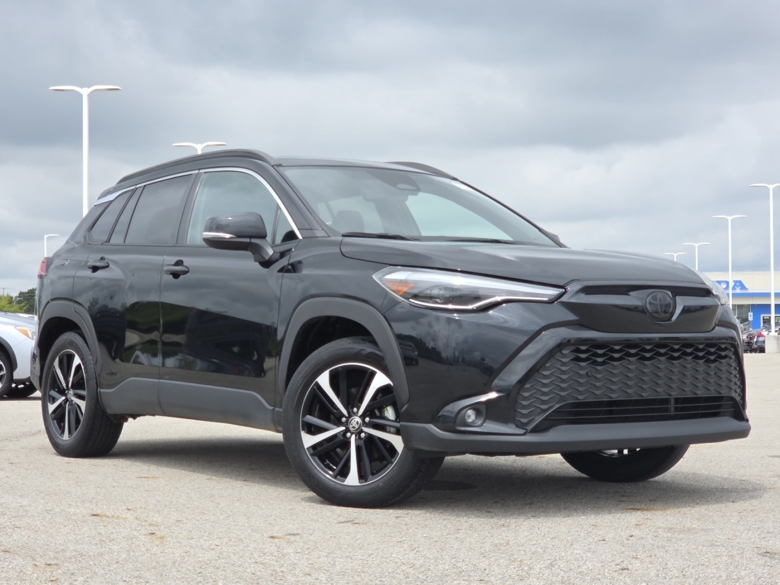 Used 2024 Toyota Corolla Cross AWD Hybrid w/ Convenience Package image 2