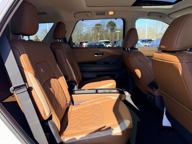 New 2026 Nissan Pathfinder Platinum w/ Cargo Package AWD/4WD image 11