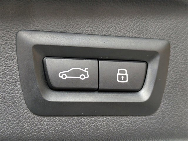 Used 2025 BMW X7 M60i w/ M Sport Professional Package image 14