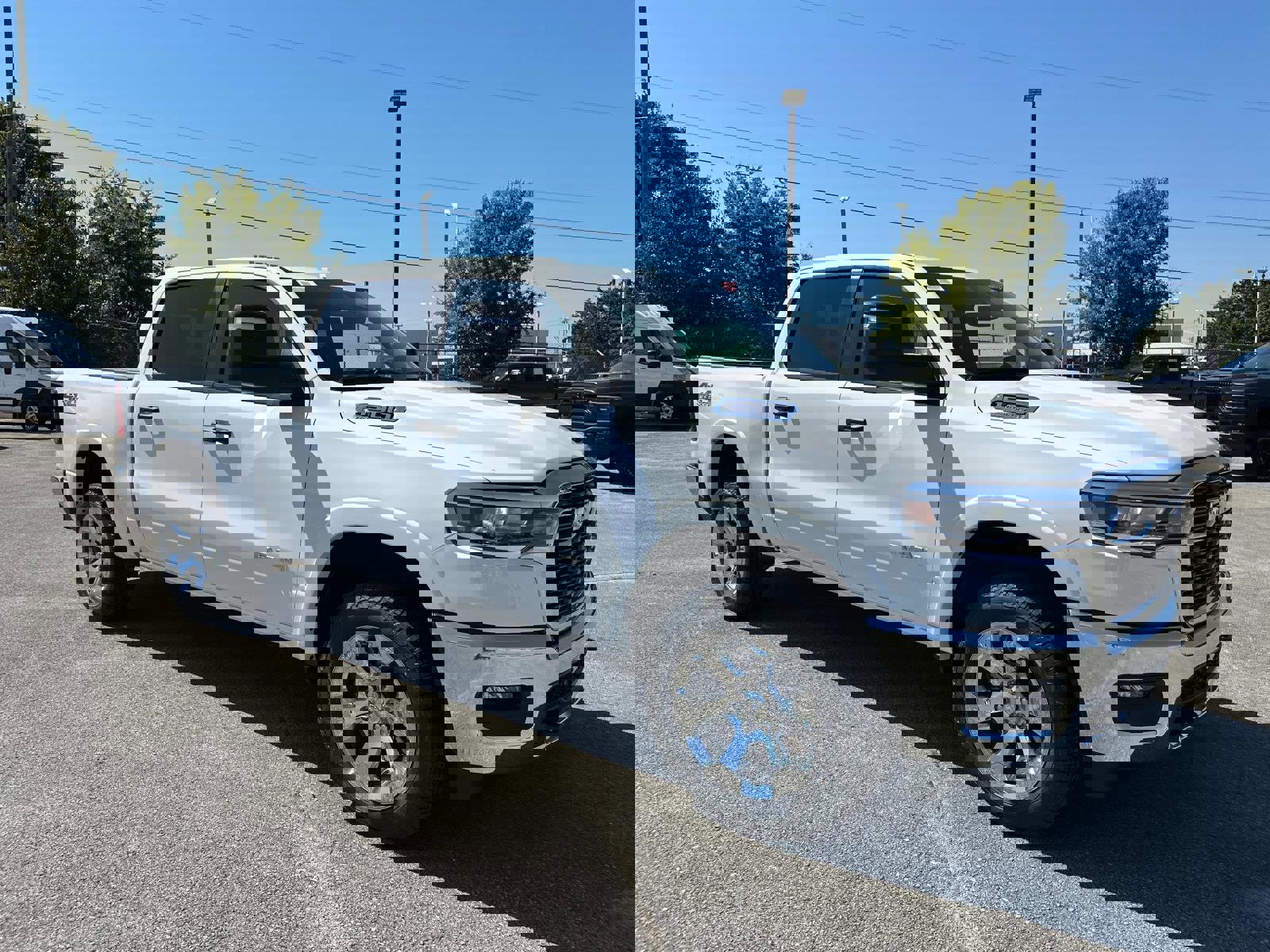 New 2026 RAM 1500 4x4 Crew Cab image 2