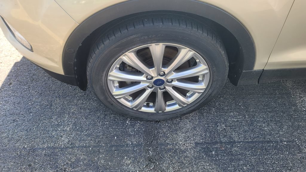 Used 2017 Ford Escape Titanium w/ Equipment Group 301A FWD image 3