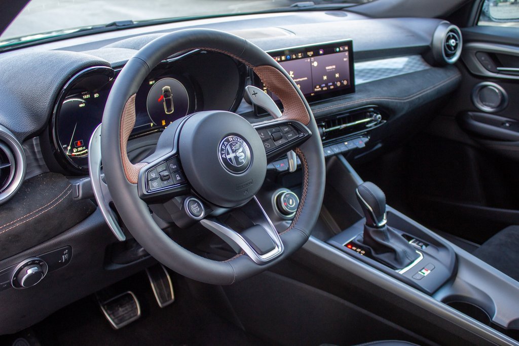 New 2025 Alfa Romeo Tonale image 11