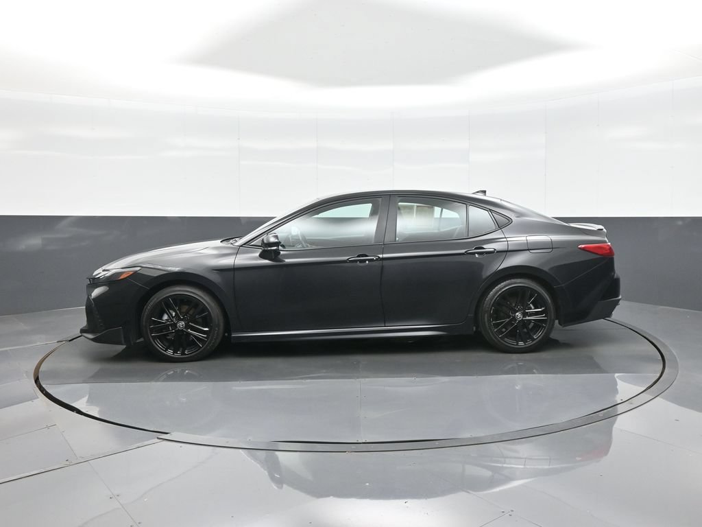 Used 2025 Toyota Camry SE FWD image 4