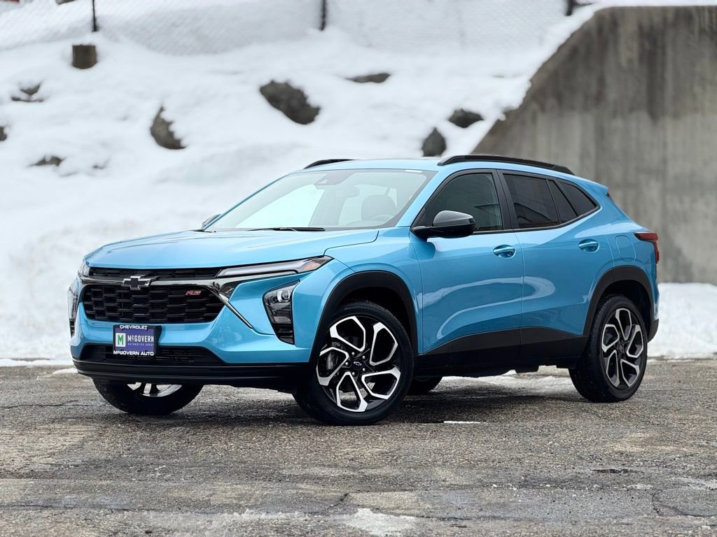 Used 2025 Chevrolet Trax RS w/ Sunroof Package image 1