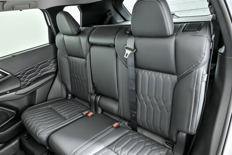 New 2026 Mitsubishi Outlander SEL AWD/4WD image 17