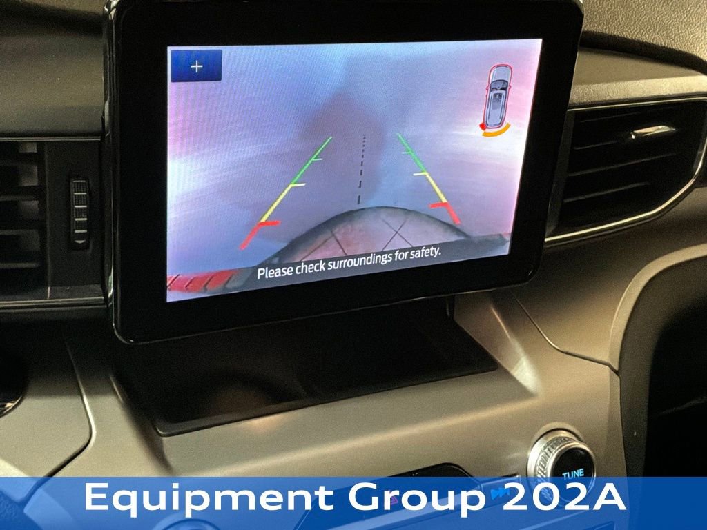 Used 2022 Ford Explorer XLT w/ Equipment Group 202A image 3