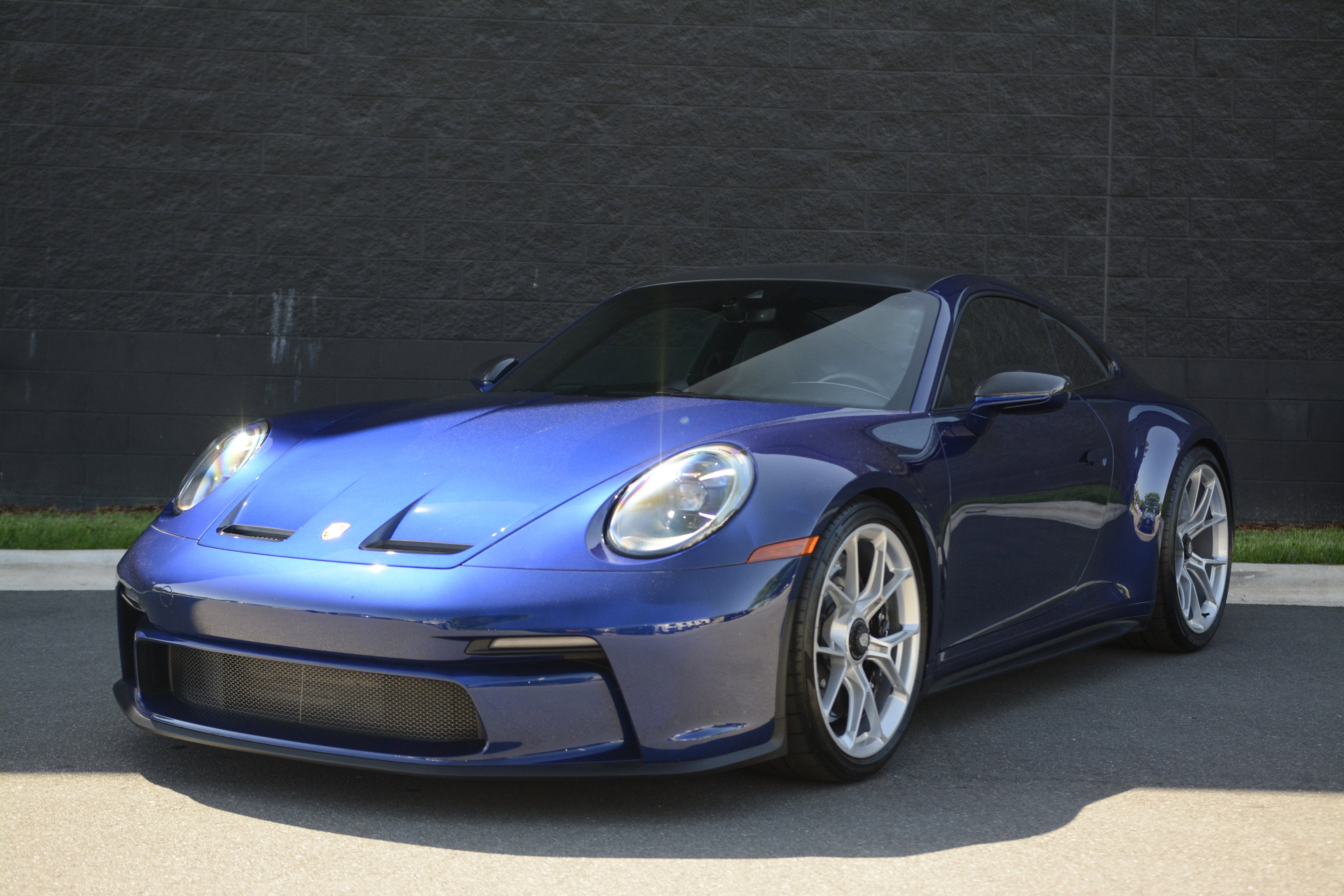 Certified 2022 Porsche 911 GT3 RWD image 33