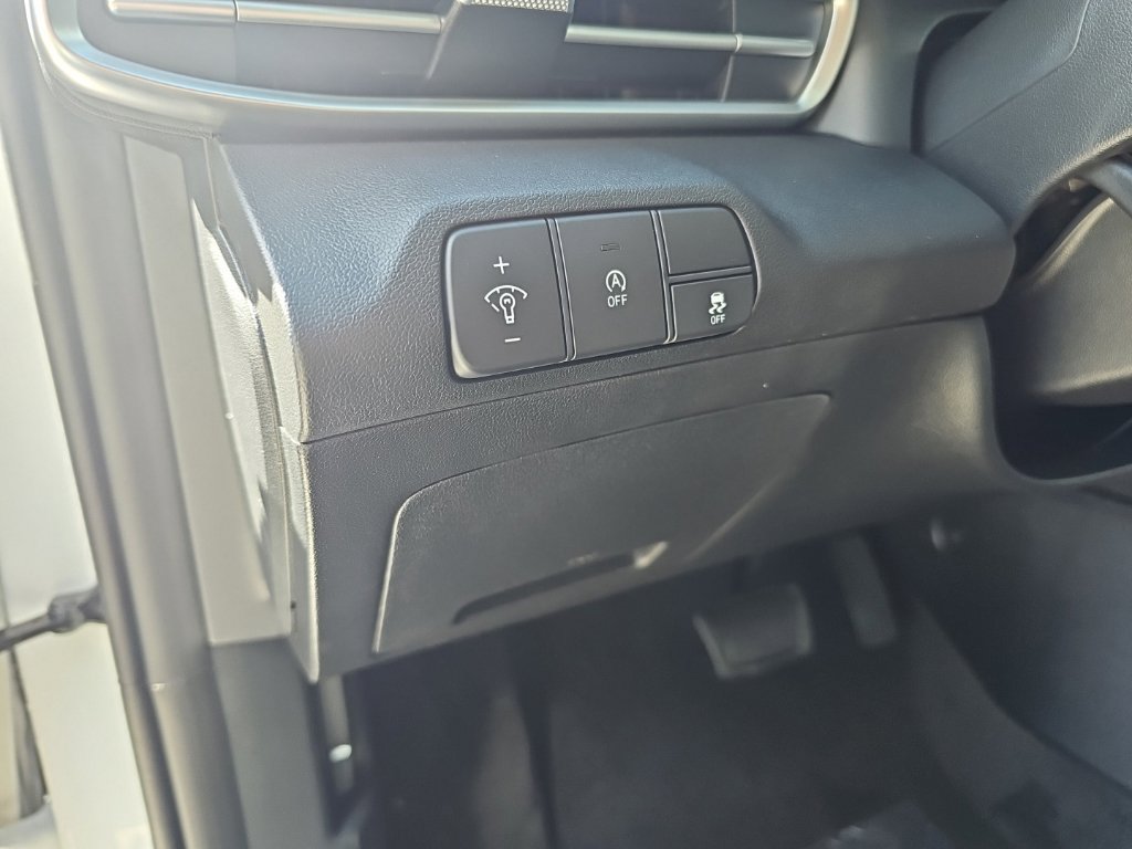 New 2026 Hyundai Elantra SE FWD image 15