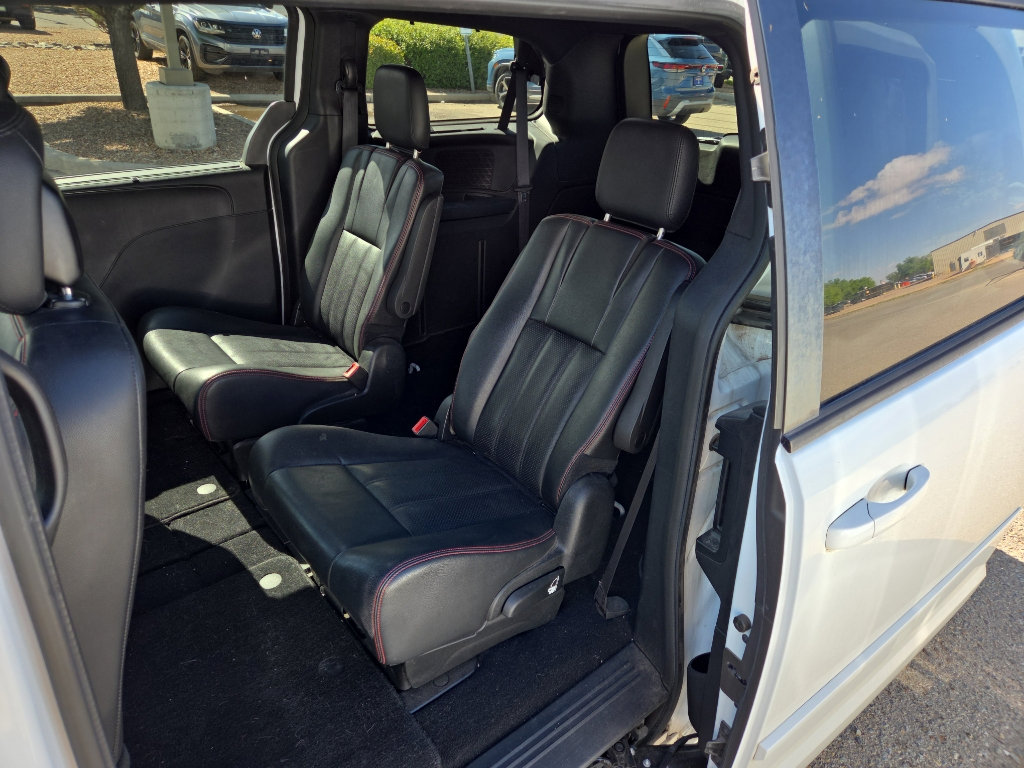 Used 2015 Dodge Grand Caravan R/T w/ Driver Convenience Group FWD image 13