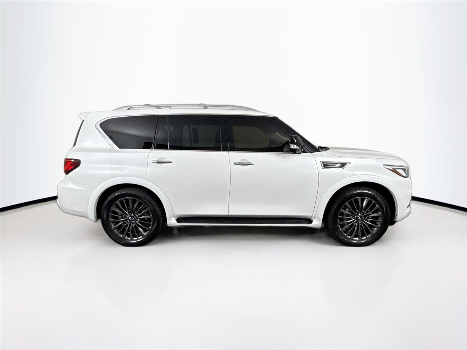 Used 2023 INFINITI QX80 Premium Select w/ Cargo Package AWD/4WD image 11