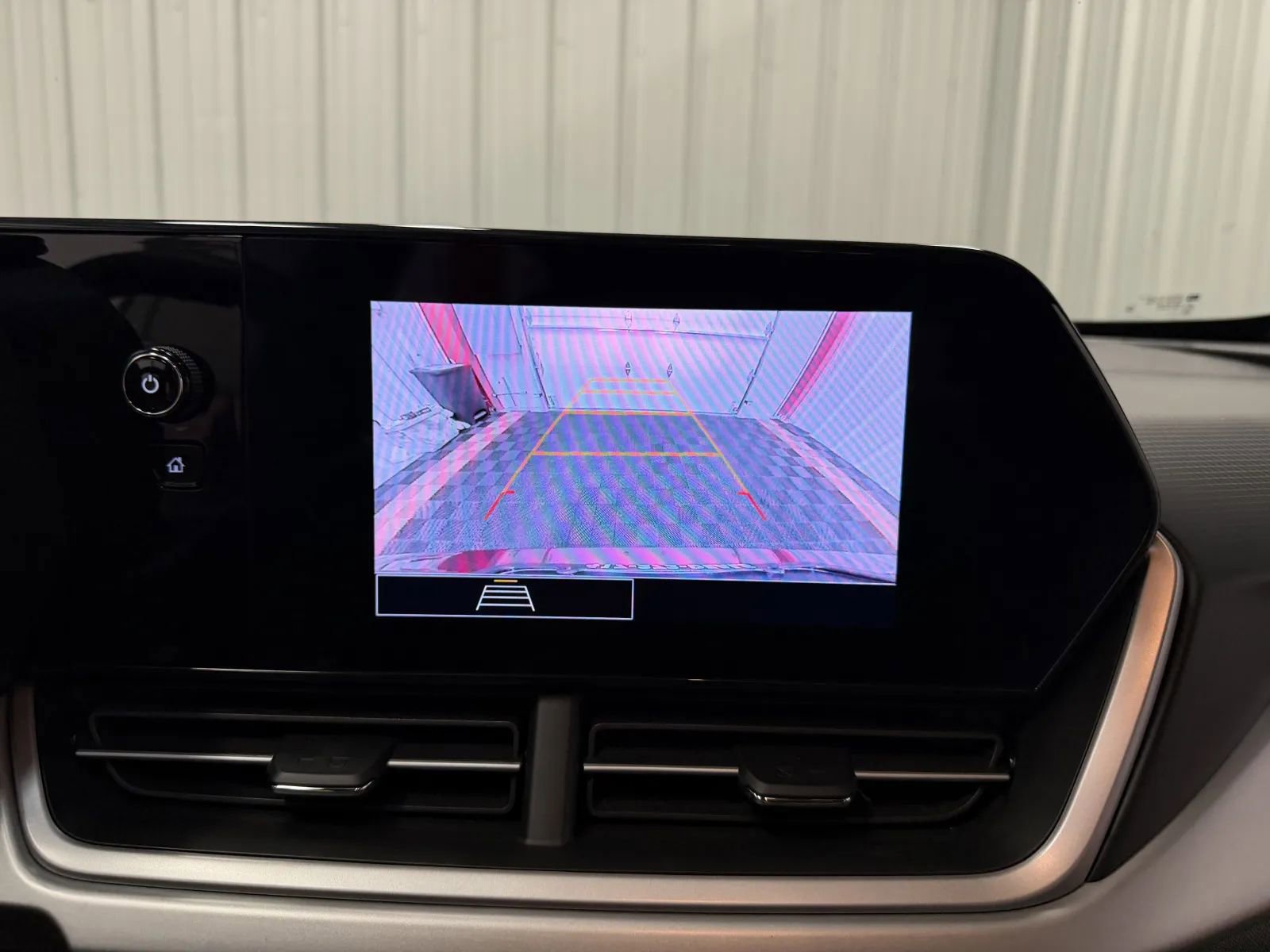 Used 2024 Chevrolet Trax RS FWD image 31