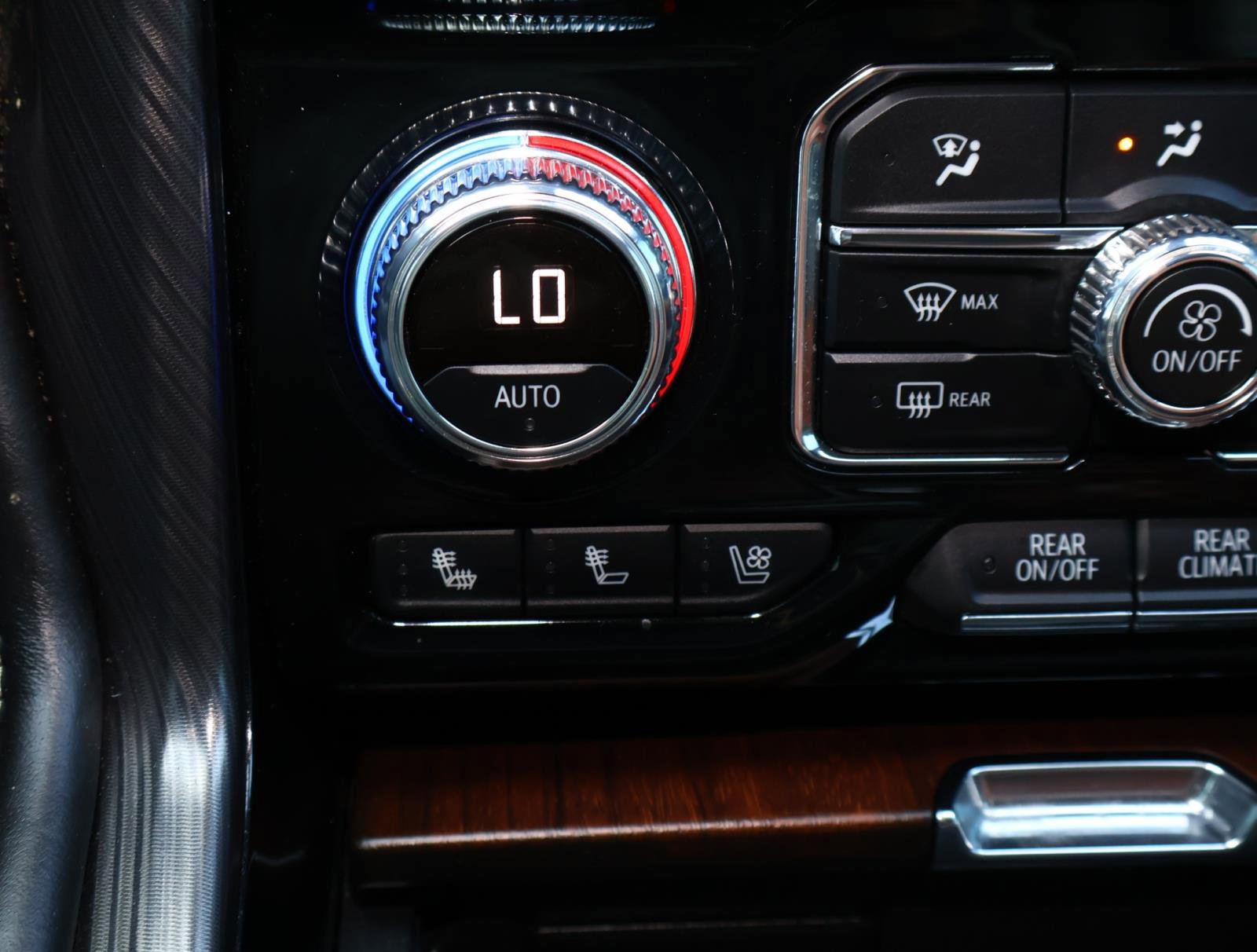 Used 2024 GMC Yukon Denali Ultimate image 31