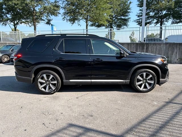 Used 2023 Honda Pilot Touring image 9