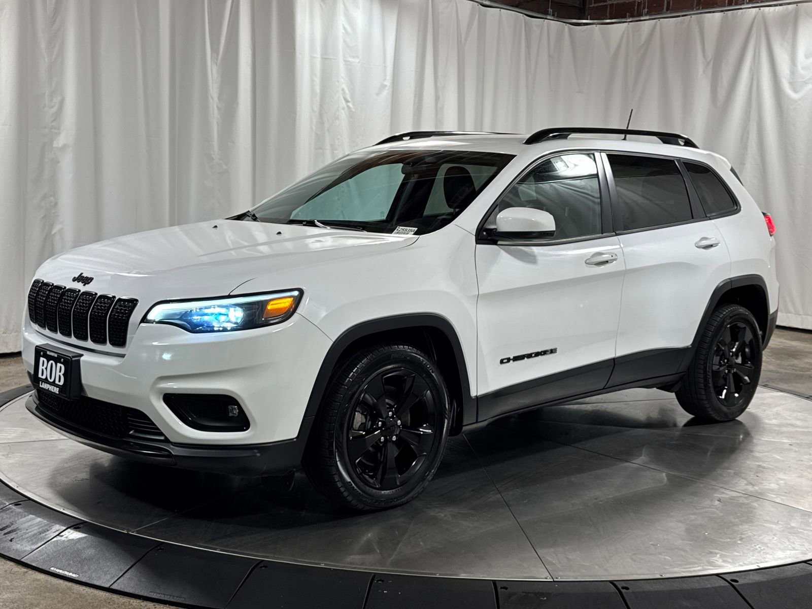 Used 2019 Jeep Cherokee Latitude Plus FWD image 1