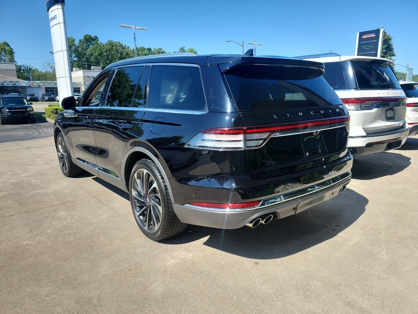 Used 2021 Lincoln Aviator Reserve w/ Equipment Group 202A AWD/4WD image 5