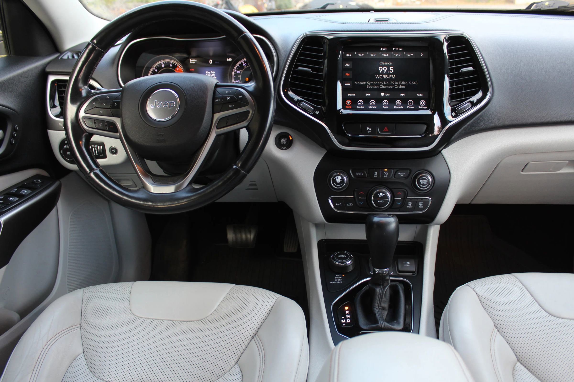 Used 2019 Jeep Cherokee Limited image 19