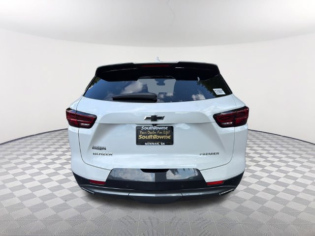 Used 2023 Chevrolet Blazer Premier w/ Enhanced Convenience Package FWD image 6