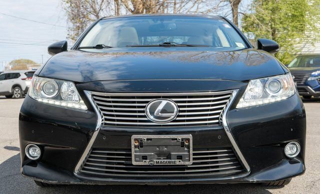Used 2014 Lexus ES 350 w/ Luxury Package FWD image 3