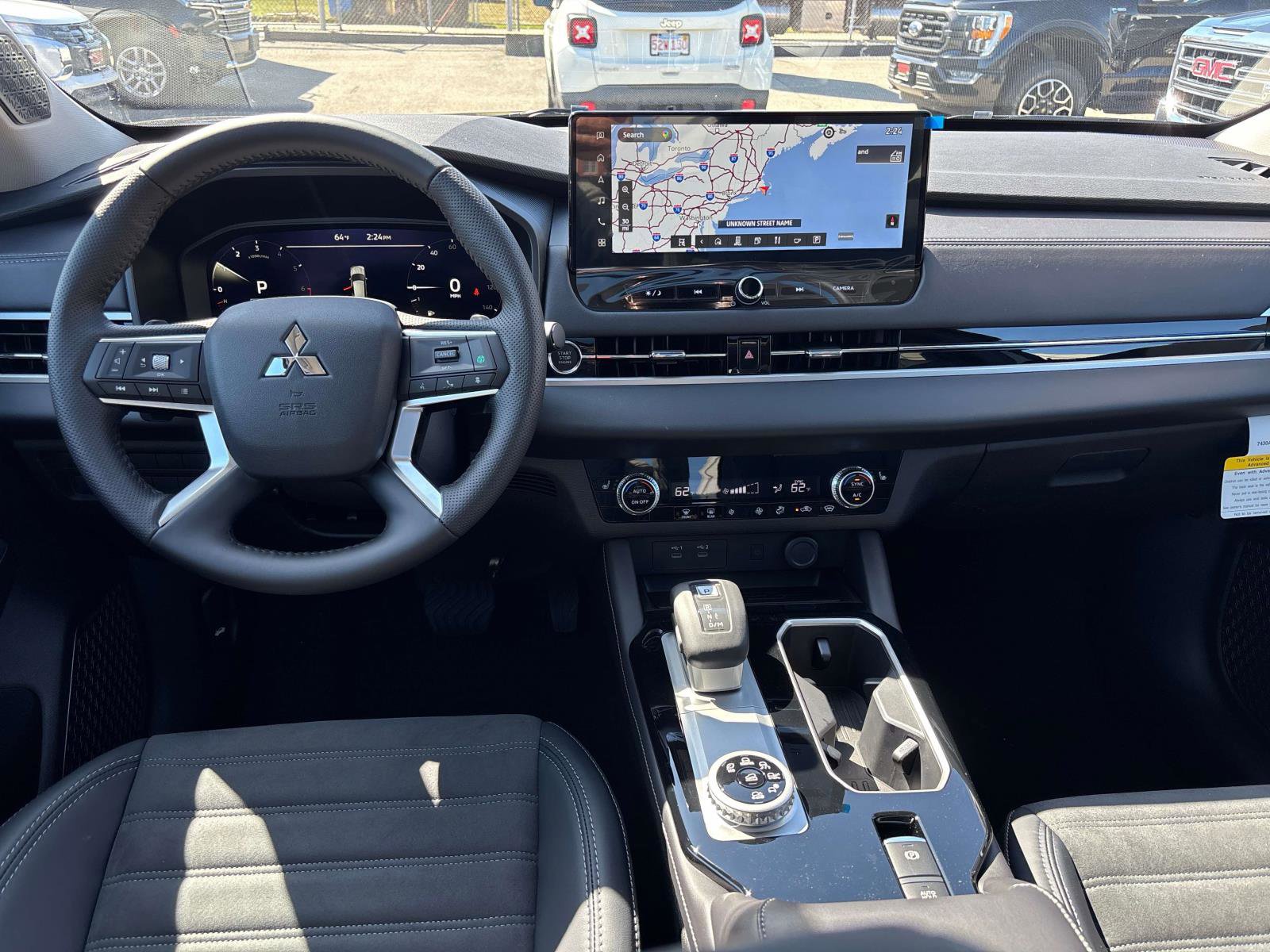 New 2025 Mitsubishi Outlander SE image 8