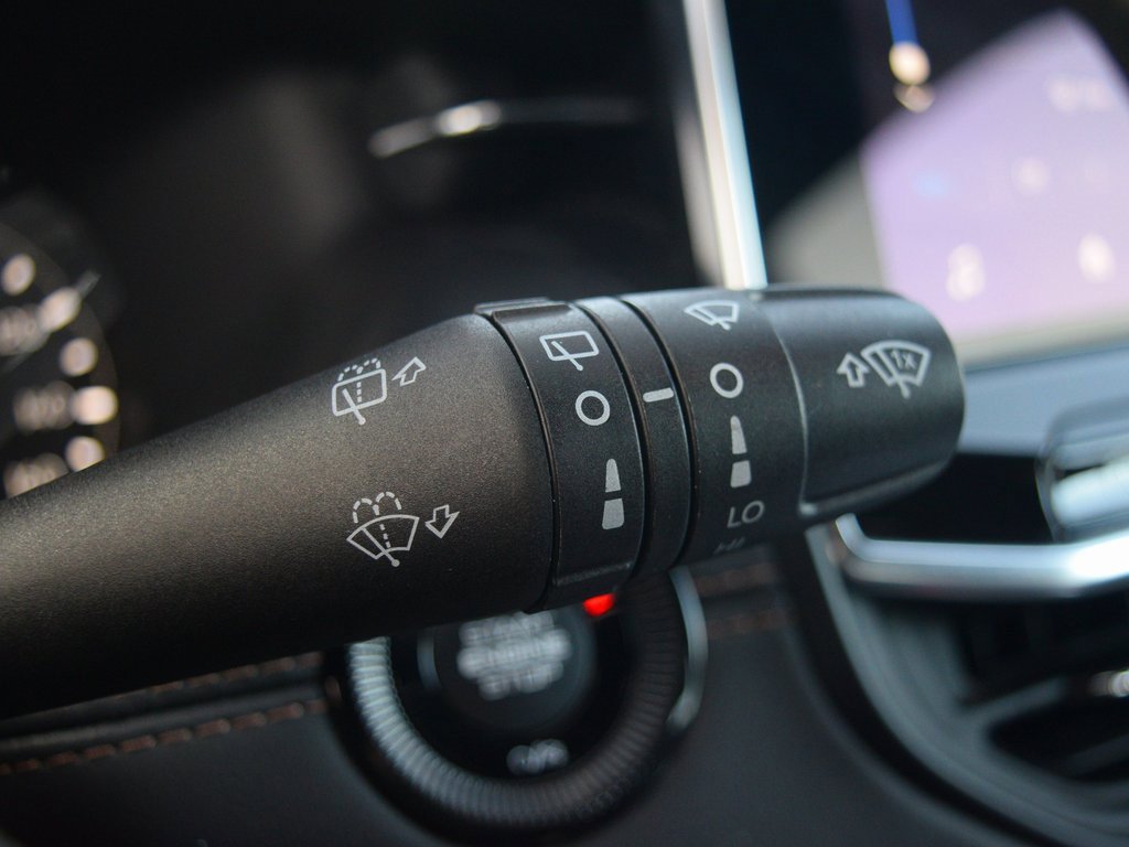 Used 2023 Jeep Compass Limited image 13