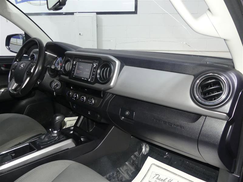 Used 2016 Toyota Tacoma SR5 w/ SR5 Appearance Package (SN) image 22