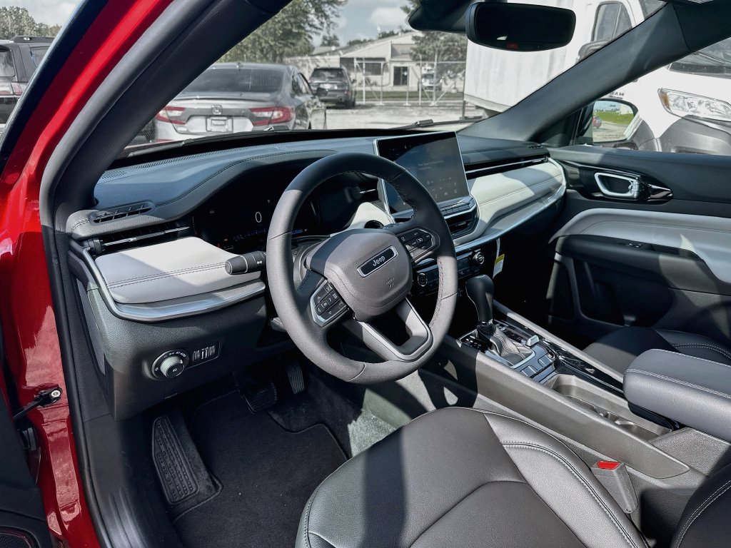New 2026 Jeep Compass Limited AWD/4WD image 13
