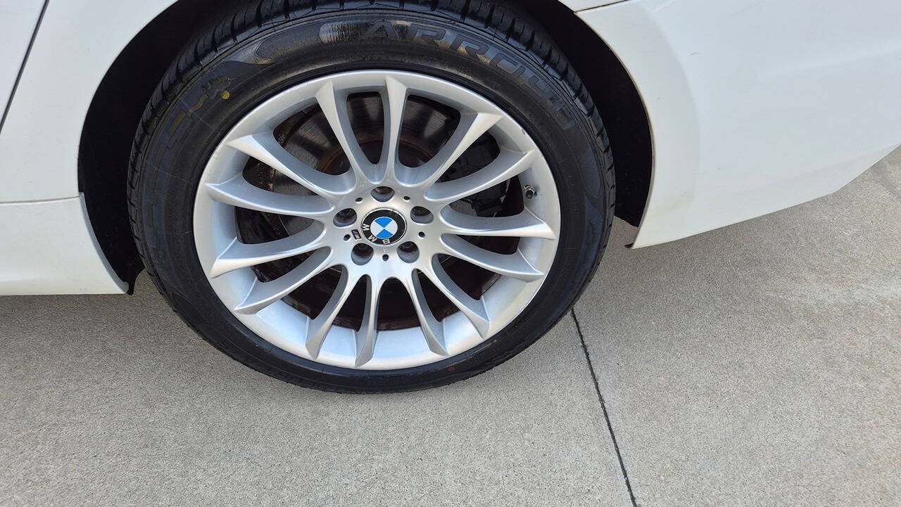 Used 2015 BMW 535i Gran Turismo xDrive AWD/4WD image 18