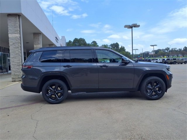 New 2025 Jeep Grand Cherokee L Limited w/ Black Appearance Package image 2