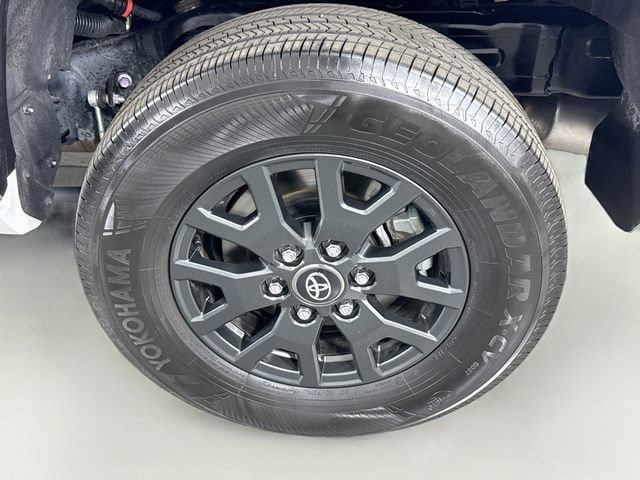 Certified 2026 Toyota 4Runner SR5 AWD/4WD image 32