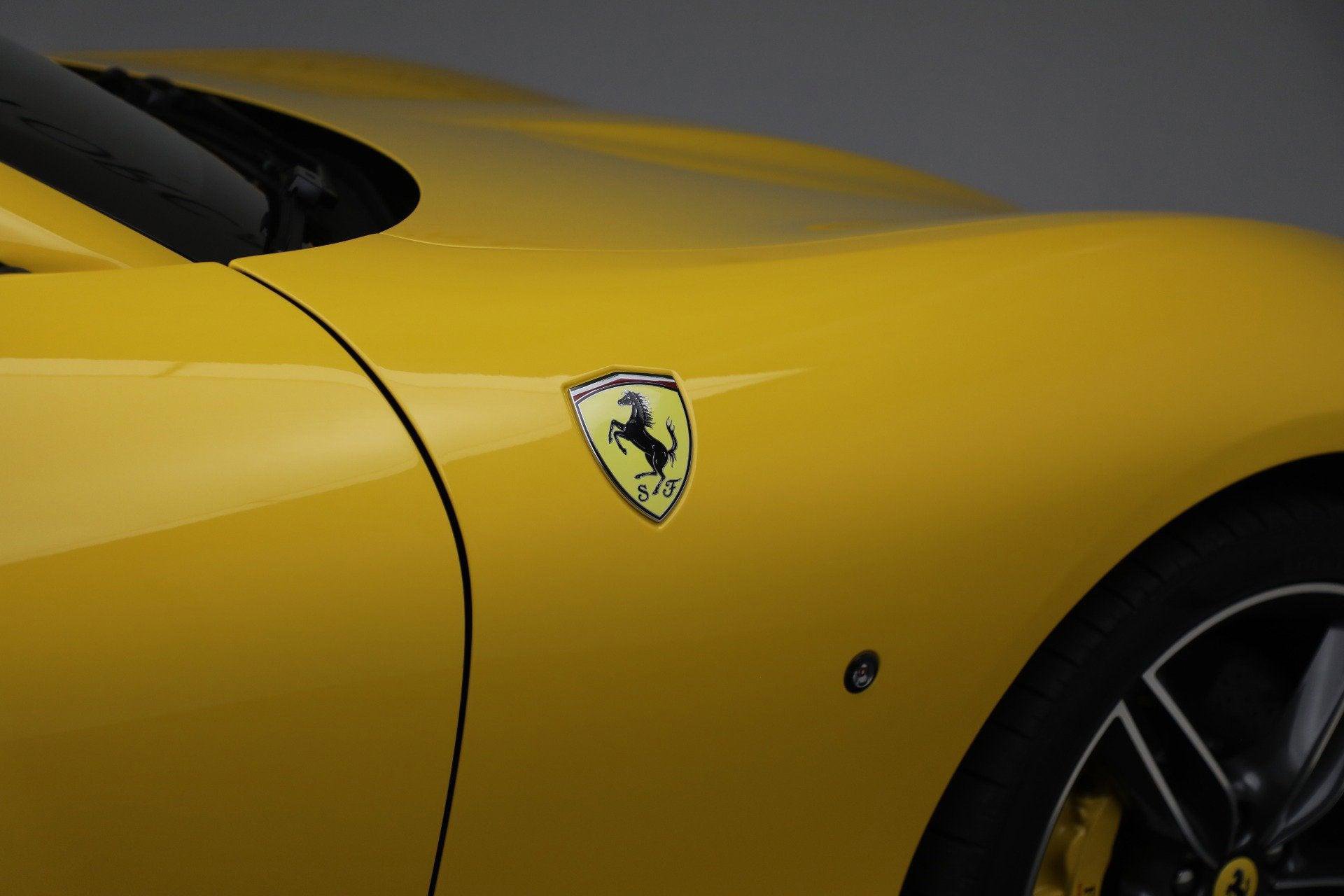 Certified 2025 Ferrari Roma Spider image 36
